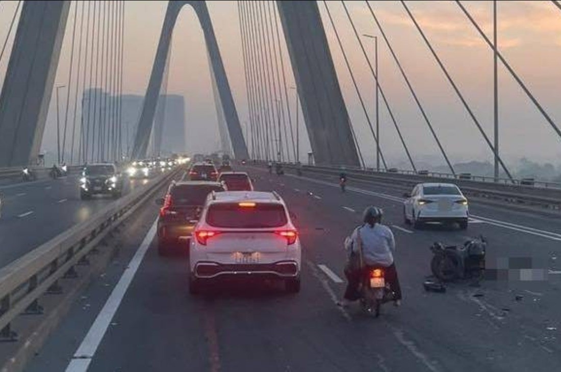 Xe bien dang Nhat Tan anh 1