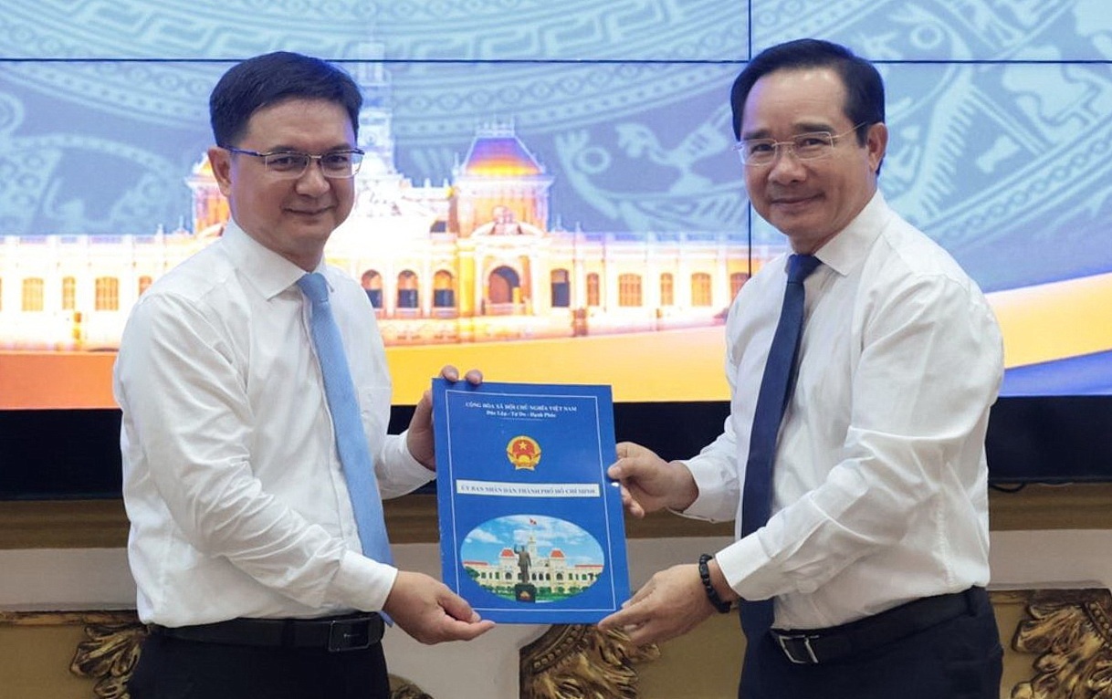 TP.HCM co tan Pho chu tich UBND hinh anh