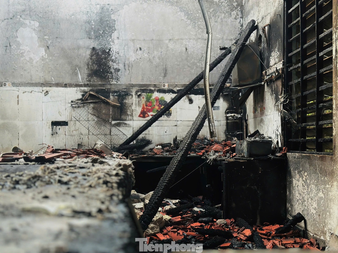 Cháy nhà gỗ 3 tỷ ảnh 14 Chay nha go 3 ty anh 14