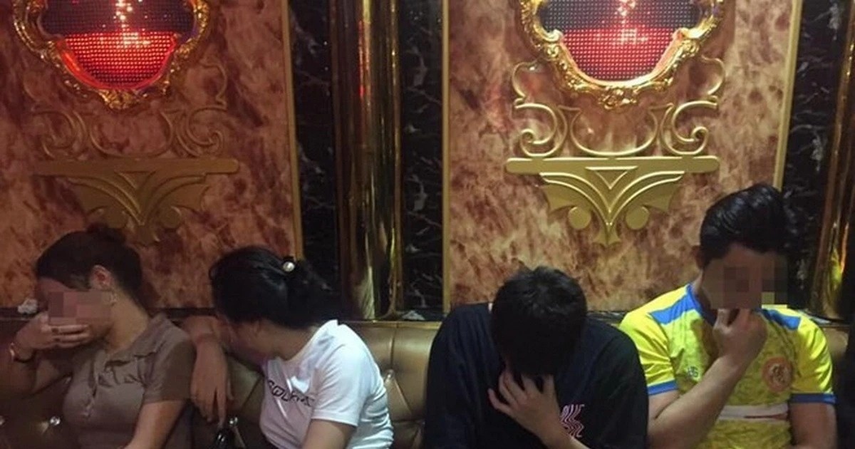 Ha Noi khoi to 31 doi tuong vu to chuc 'bay lac' tai quan karaoke hinh anh