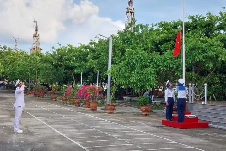 Dac khu Truong Sa anh 1