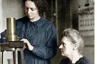 Chuyen vo chong, me con cung duoc giai Nobel hinh anh