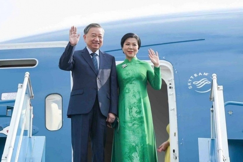 Tong Bi thu To Lam va Phu nhan len duong tham cap Nha nuoc Han Quoc hinh anh