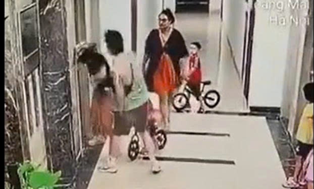 Clip nguoi dan ong hanh hung phu nu o sanh chung cu (clip co hanh vi bao luc) hinh anh