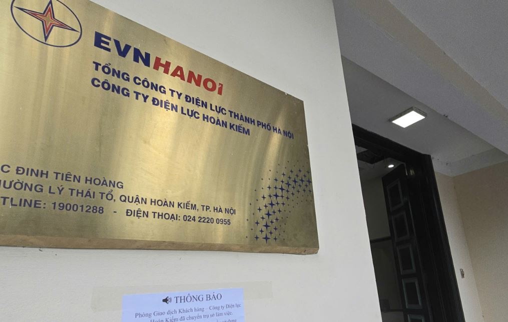 Nhieu co quan di doi, tra mat bang cho viec cai tao khong gian ho Guom hinh anh