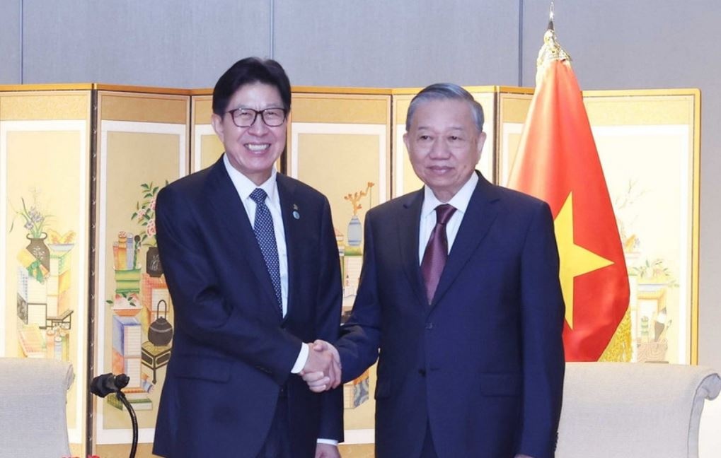 Tong Bi thu To Lam tiep Thi truong thanh pho Busan hinh anh