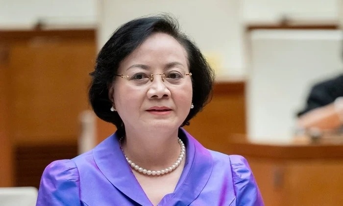 Bo Noi vu de xuat chinh sach vuot troi ve luong thuong voi chuyen gia hinh anh