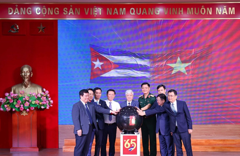 Mat tran To quoc Cuba anh 1