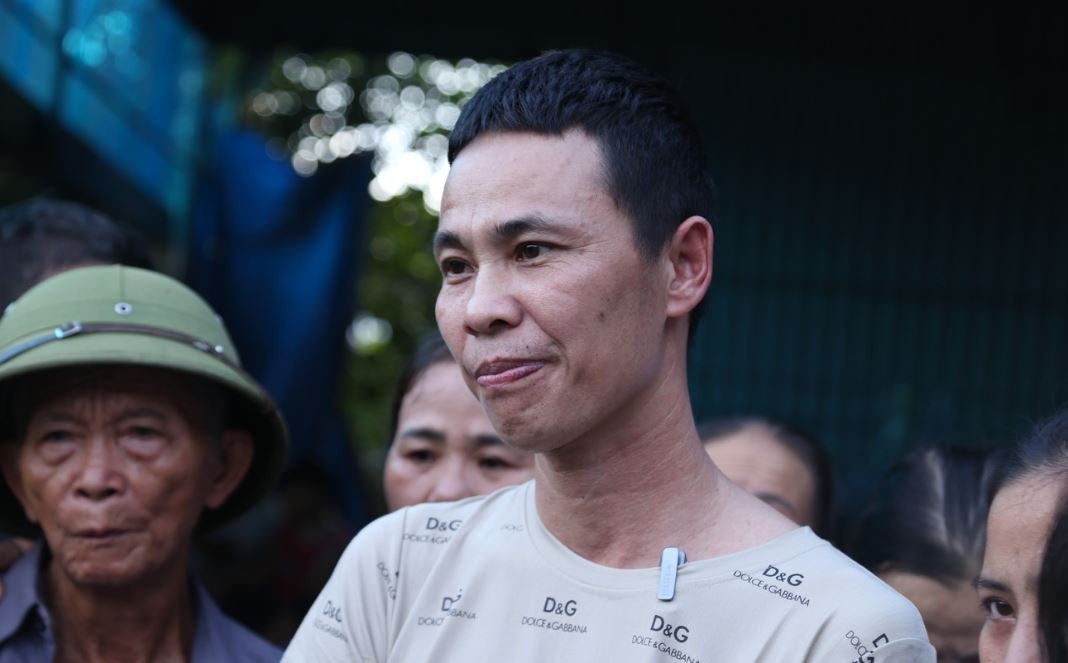 Anh nong dan ban ga loi trang: 'Chuyen tro ve nha nay cu nhu giac mo' hinh anh