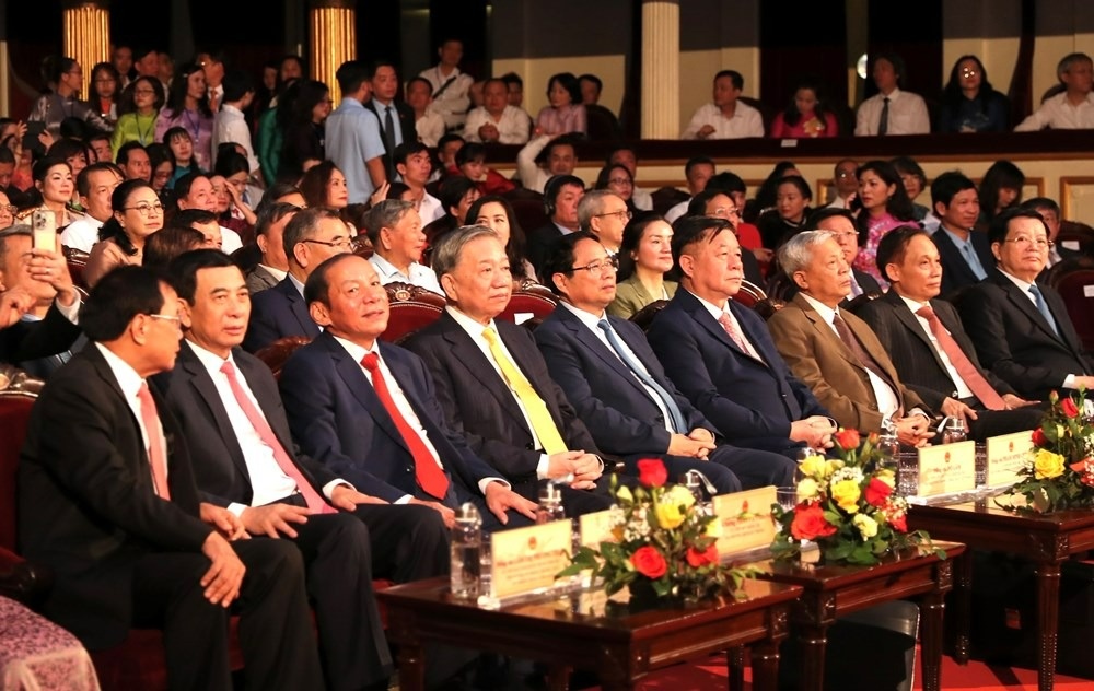 Tong Bi thu anh 3