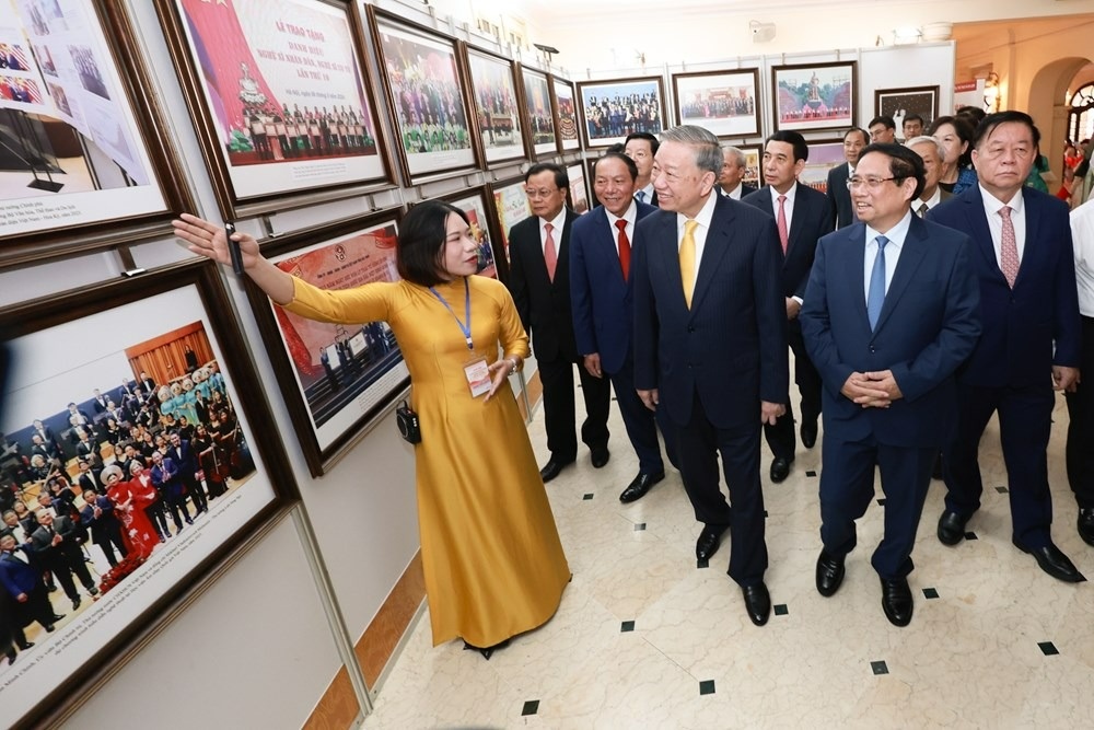 Tong Bi thu anh 2