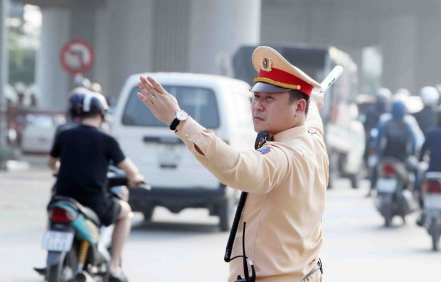 Phan luong giao thong phuc vu A80, han che phuong tien ve huong Ha Noi hinh anh