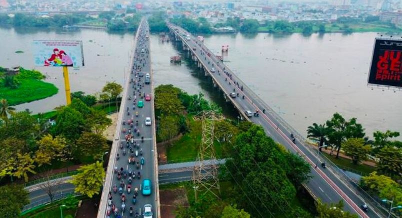 TP.HCM lui thoi han cam oto qua cau Binh Trieu 1 den 26/8 hinh anh