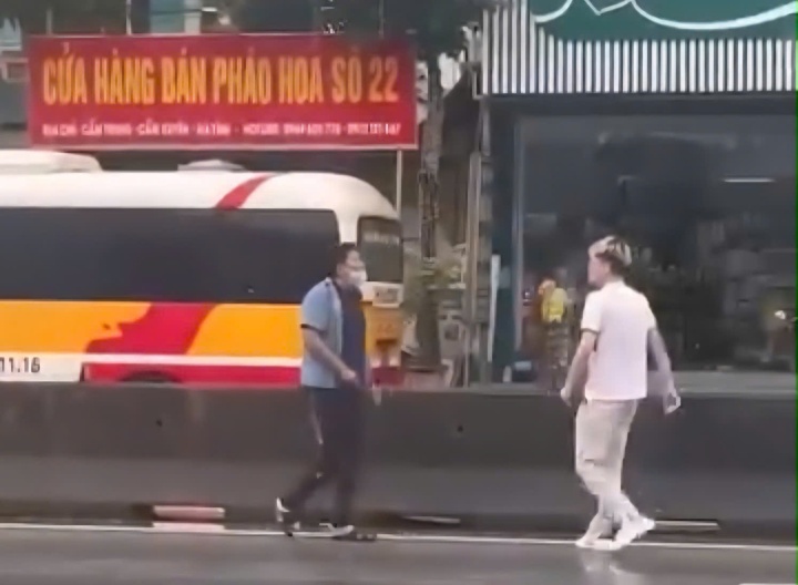 Tai xe hanh hung khach anh 1