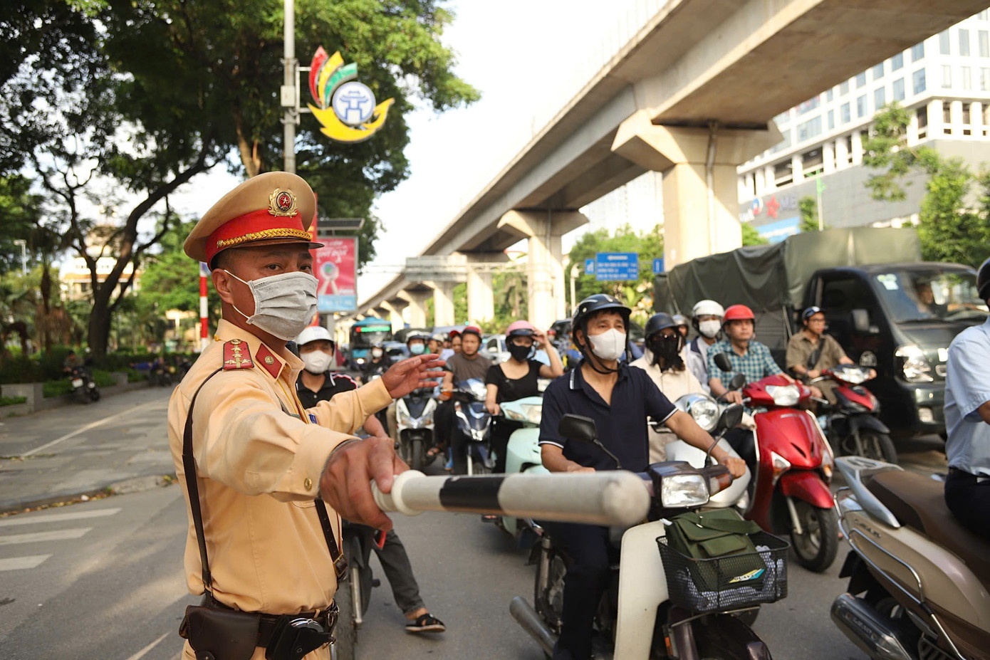 Ha Noi cam duong 19/8 anh 1