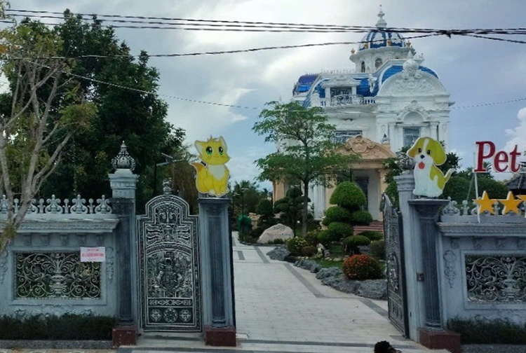 Thue phong toa tai khoan chu 'toa nha dep nhat Ca Mau' hinh anh