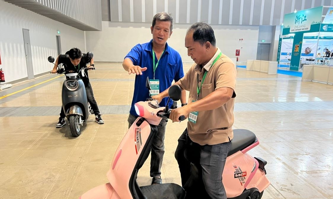 Doi sang xe dien: Nguoi dan TP.HCM duoc ho tro toi da chi phi ban dau hinh anh