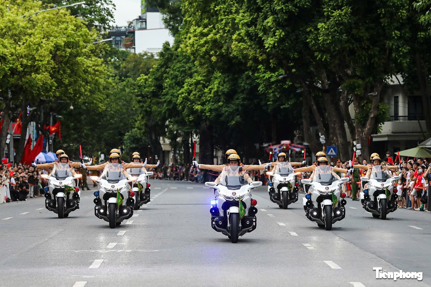 Ha Noi cam duong 2/9 anh 1