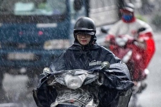 Thoi tiet ngay 20/8: Bac Bo va Thanh Hoa co mua rao va dong hinh anh