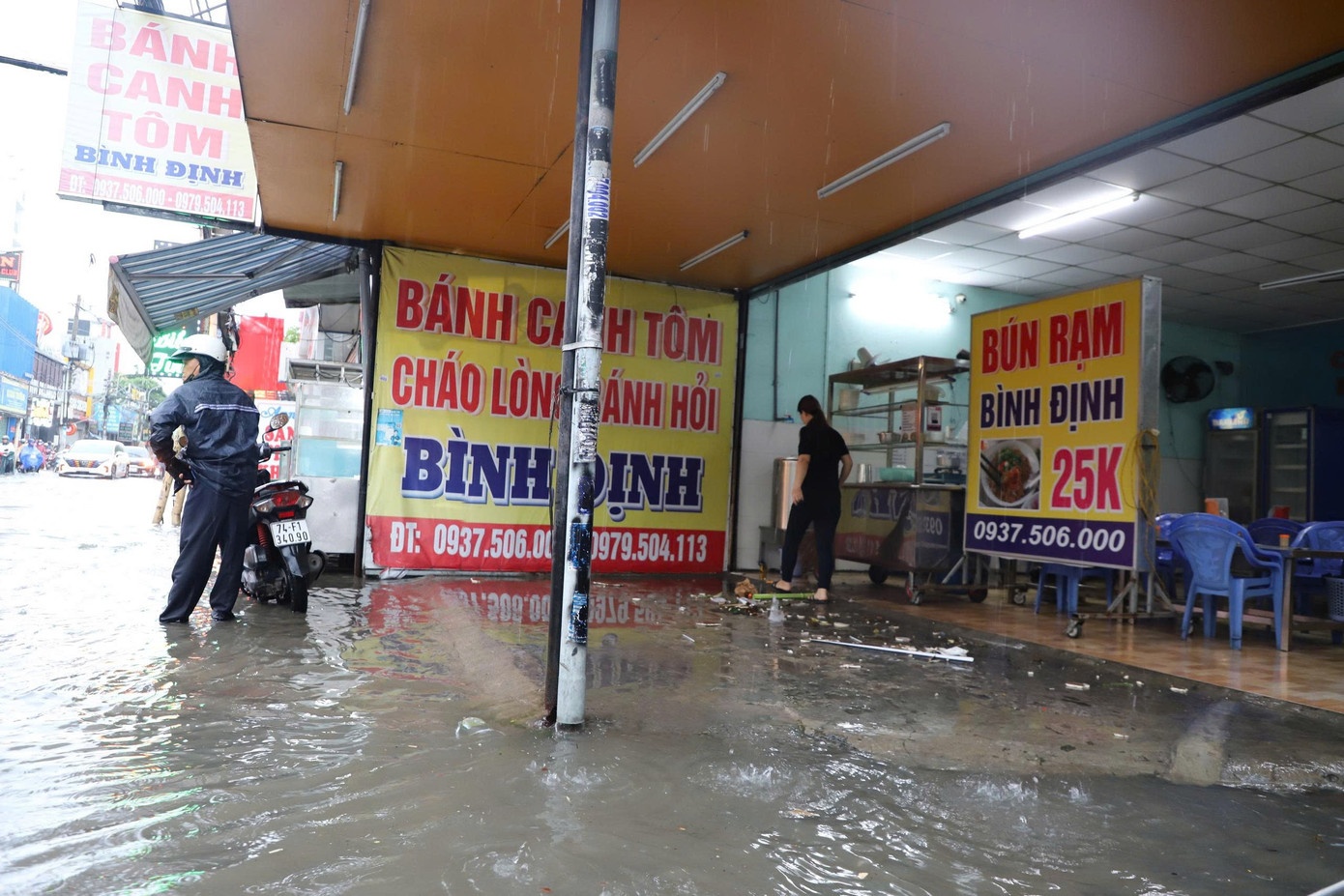 Mua ngap Sai Gon TP.HCM anh 6