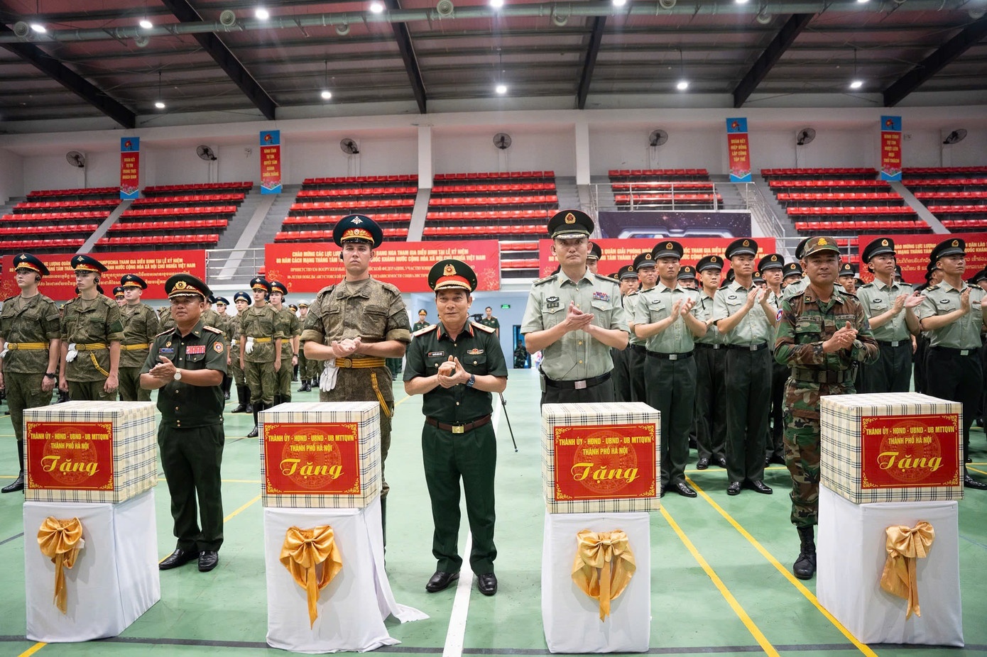 Nuoc ngoai dieu binh 2/9 anh 1