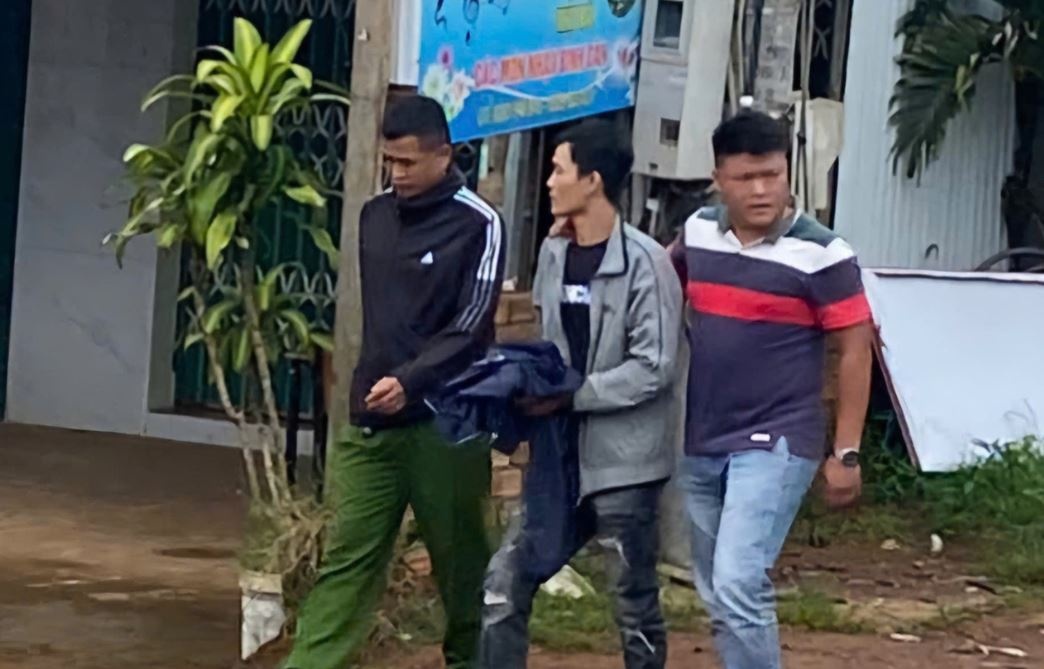 Mau thuan voi con chu quan nhau, mot nguoi bi dam tu vong hinh anh