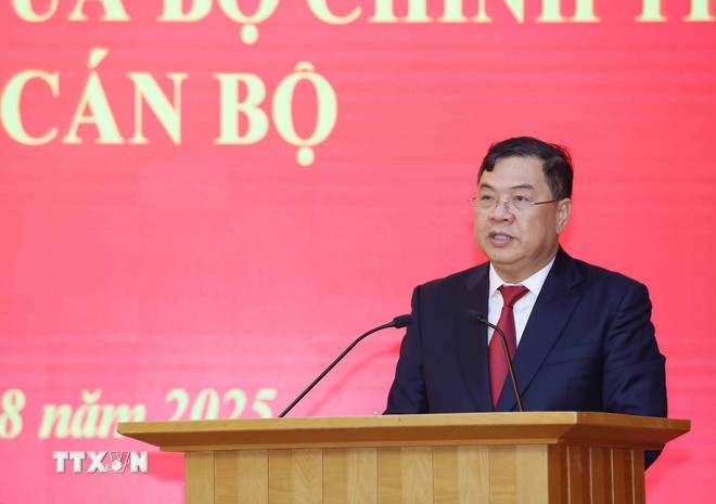 Pham Gia Tuc Trung uong anh 3