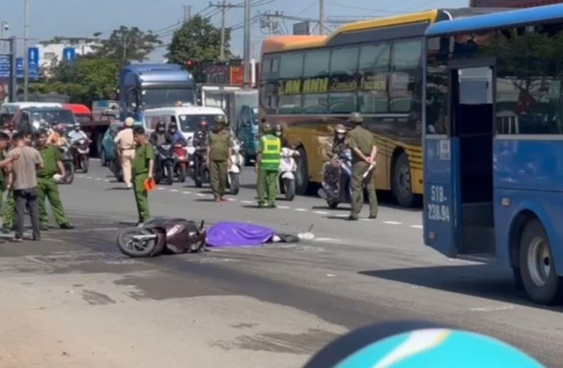 Nu sinh vien tu vong tren duong di hoc tai TP.HCM hinh anh
