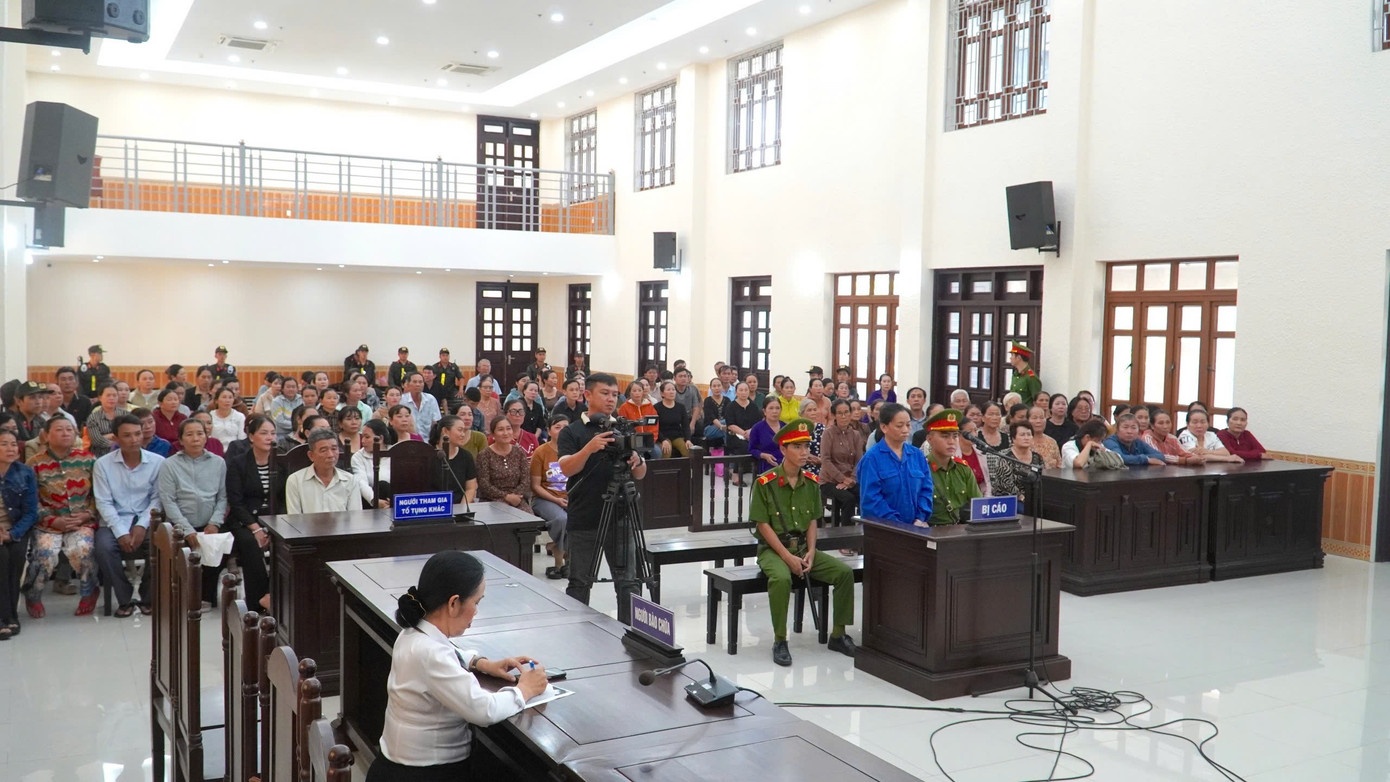 Lê Thị Lại siêu hụi ảnh 2 Le Thi Lai sieu hui anh 2