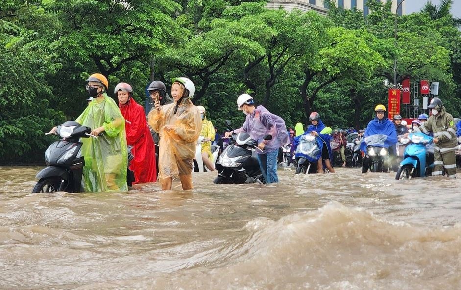 Ha Noi co noi mua gan 300 mm hinh anh