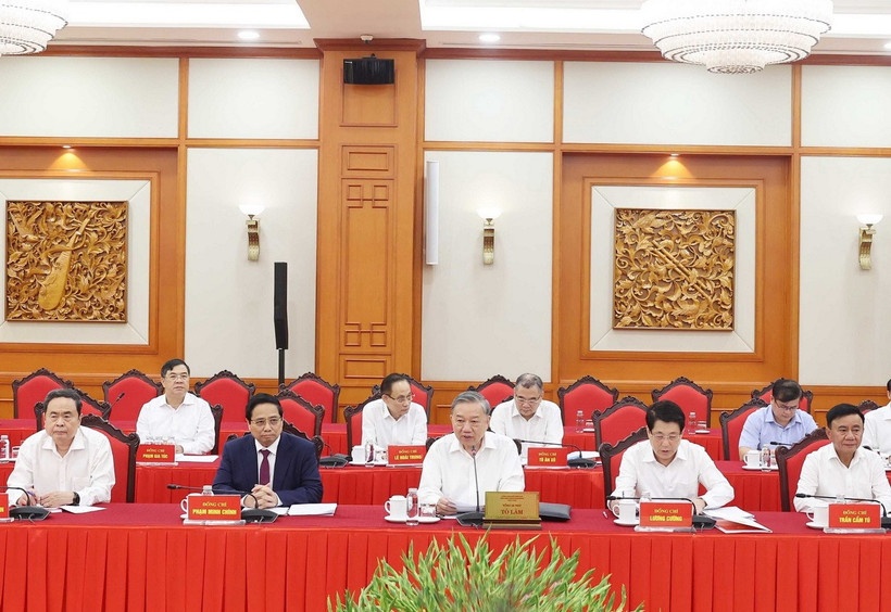 Quan uy Trung uong anh 1