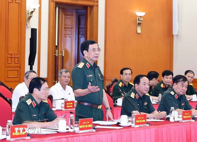 Quan uy Trung uong anh 2