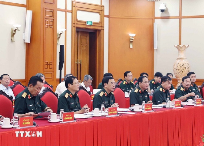 Quan uy Trung uong anh 4