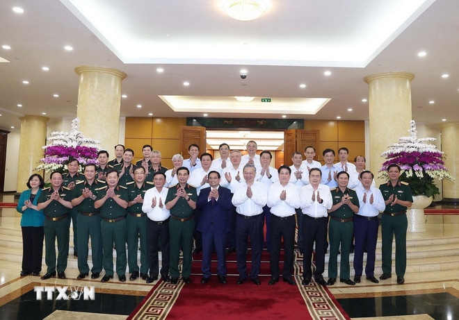 Quan uy Trung uong anh 5