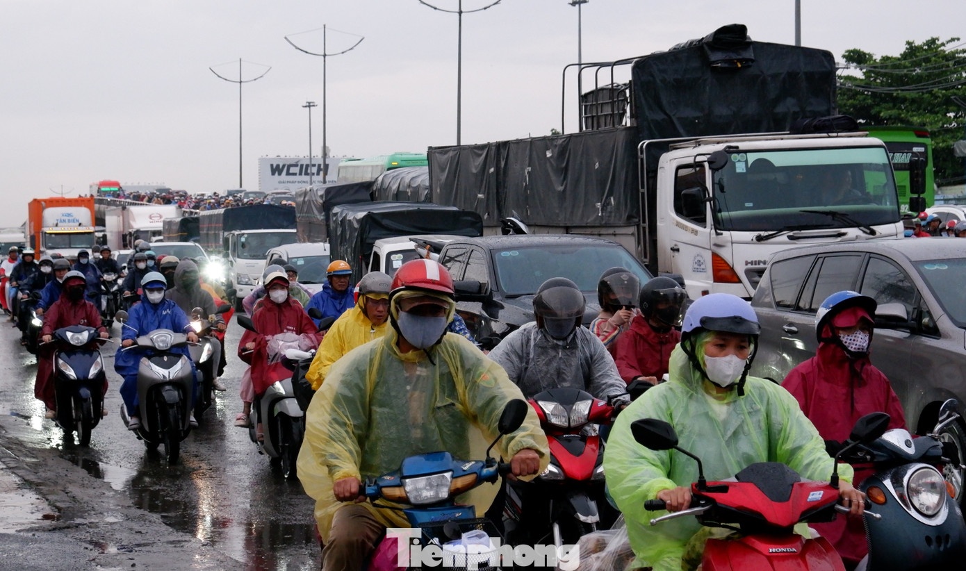 Mua mua TP.HCM Sai Gon anh 1