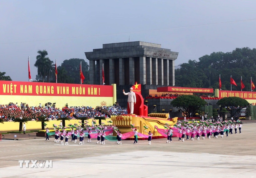 Dieu binh Quoc khanh 2/9 anh 1