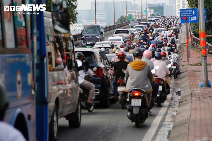 Ket xe Sai Gon TP.HCM anh 2