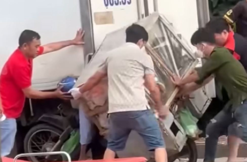 Tai nan thuong tam khien nguoi ban banh mi tu vong o TP.HCM hinh anh