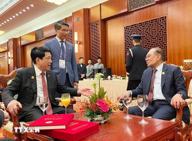 Chu tich nuoc Luong Cuong anh 2