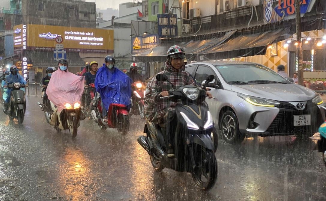 Dien bien dot mua lon dien rong tai TP.HCM dau thang 9 hinh anh