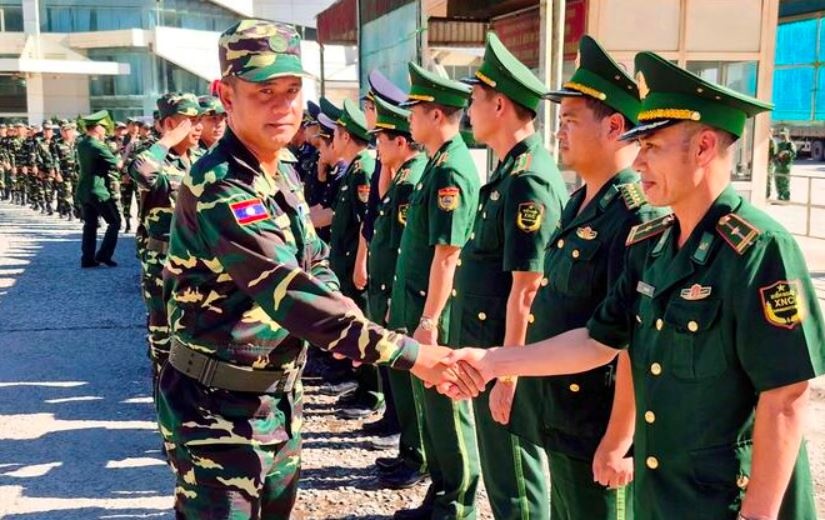 Doan quan doi Lao ve nuoc sau dieu binh A80 tai Viet Nam hinh anh