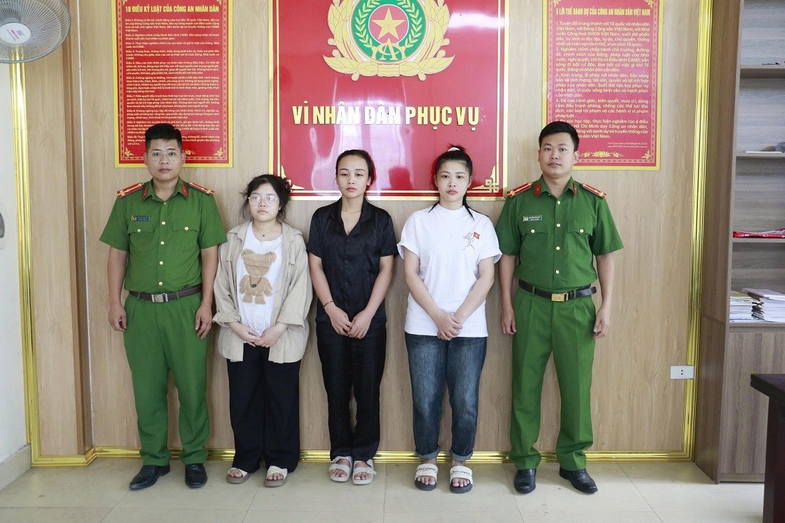 Tam giac vang anh 1