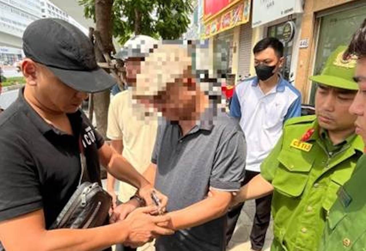 danh nguoi sau va cham anh 1