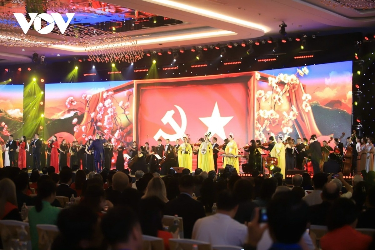 Tong Bi thu anh 2
