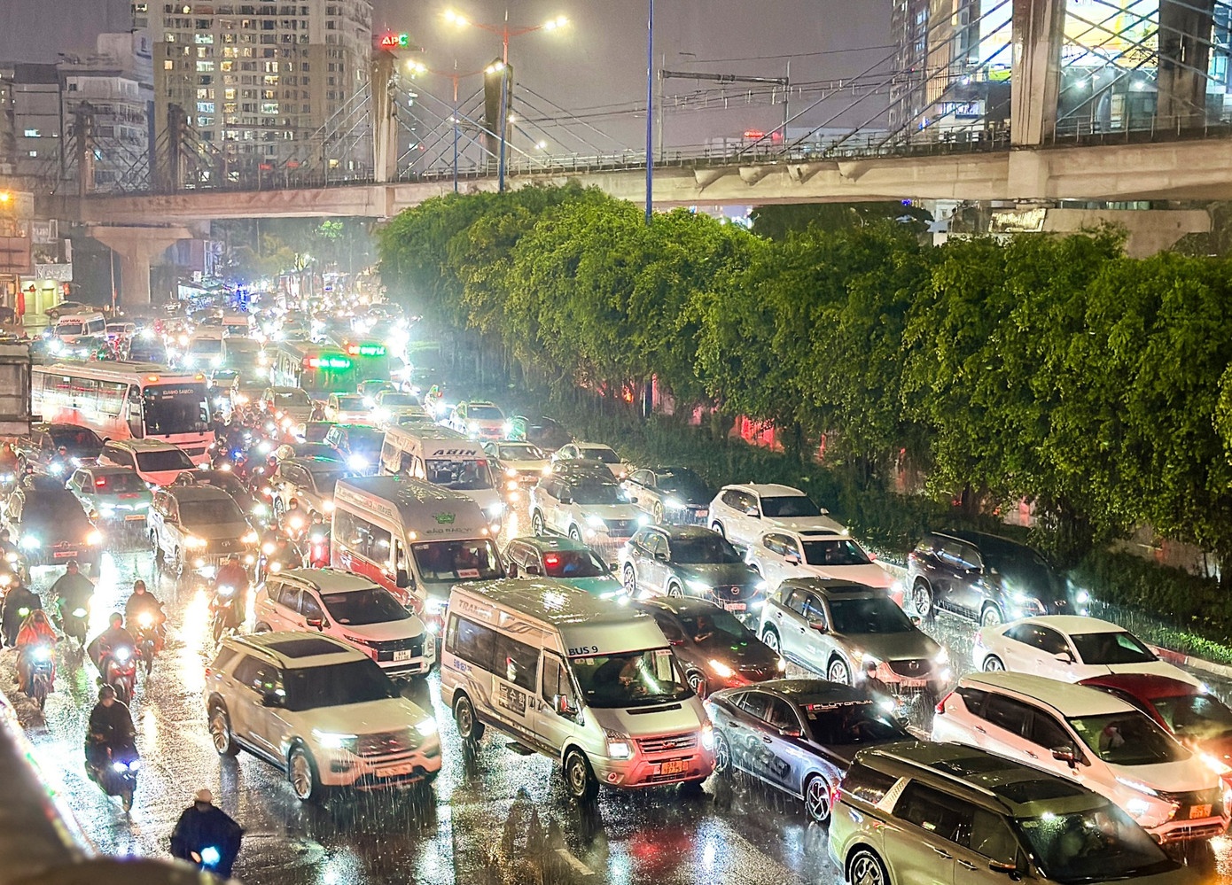 Ket xe TP.HCM Sai Gon anh 1