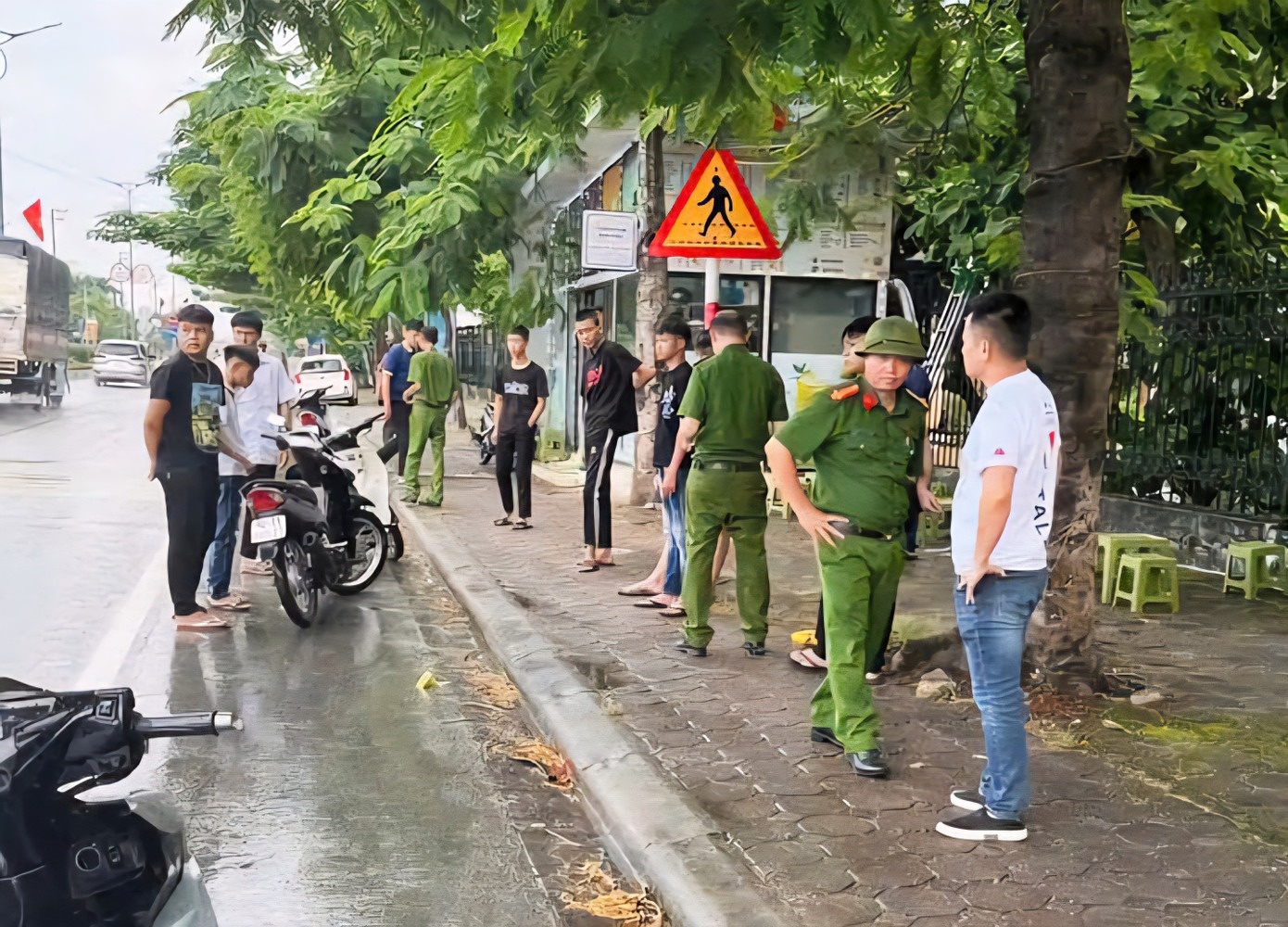 Dung lai hien truong vu nam sinh bi danh den co giat o Quang Ninh hinh anh