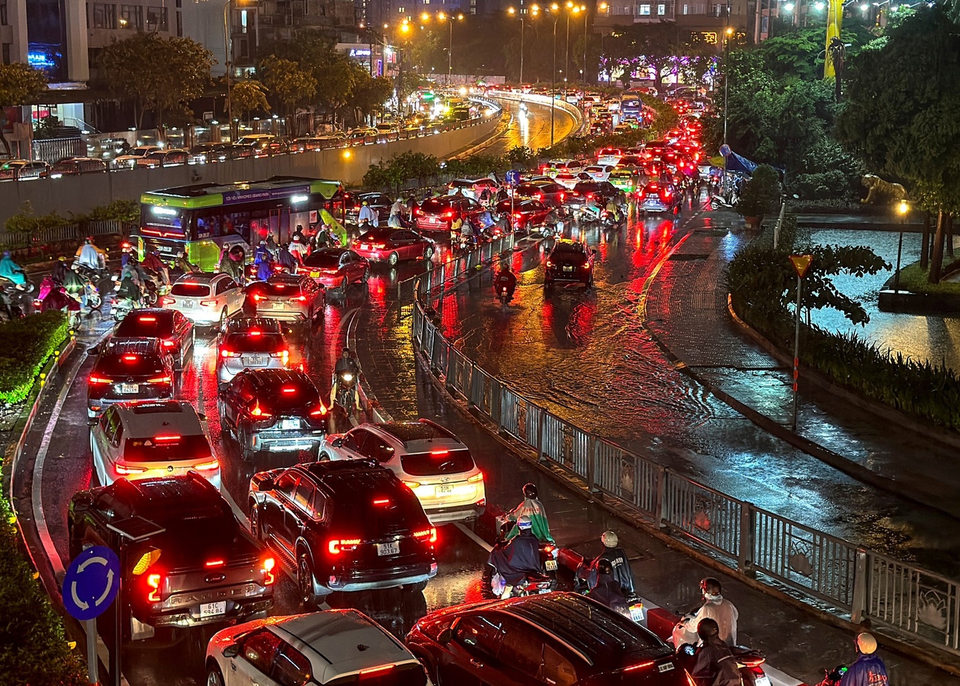 Ket xe TP.HCM Sai Gon anh 6