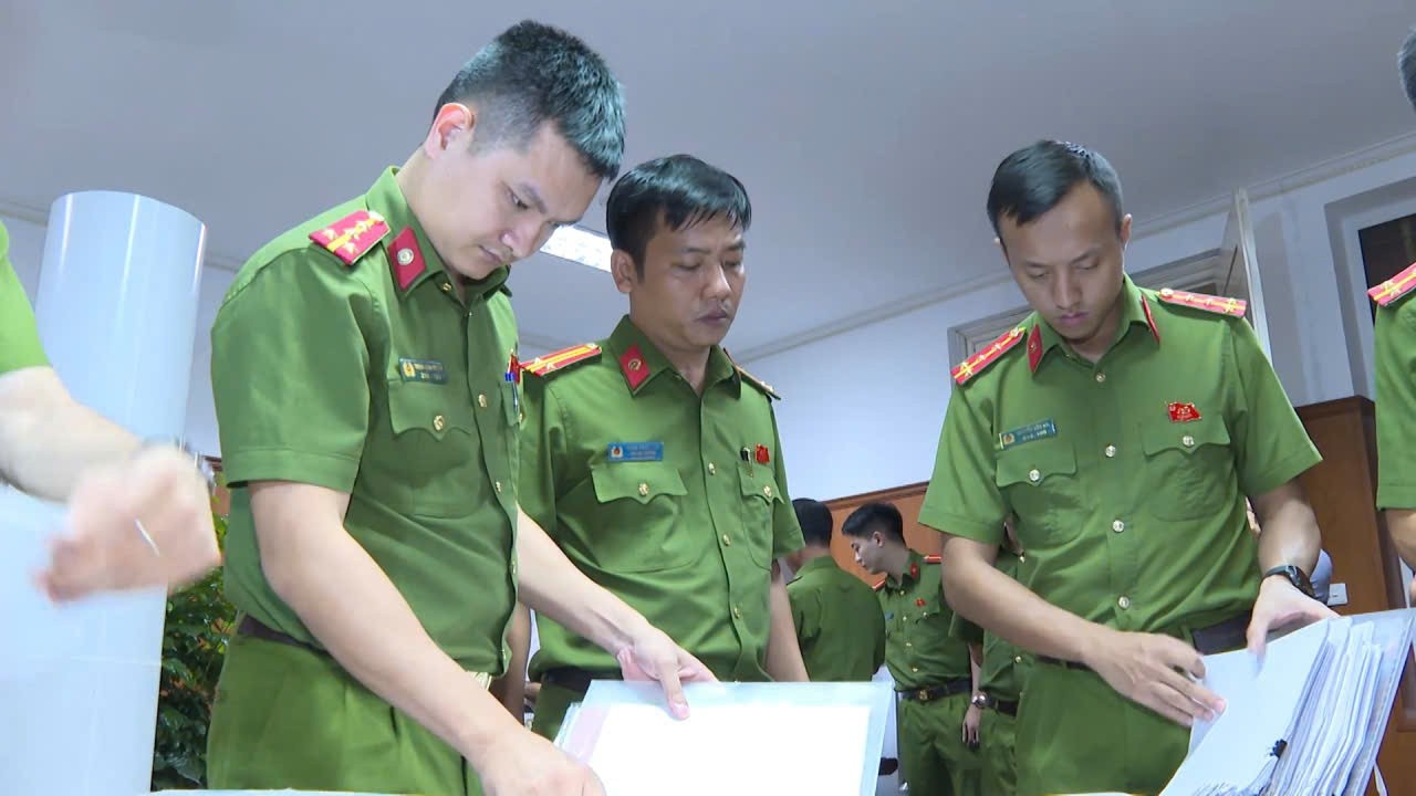 Cao Tiến Đoan bầu Đoan ảnh 1 Cao Tien Doan bau Doan anh 1