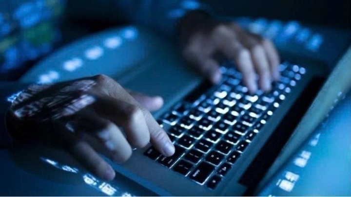 Giai cuu co gai bi 'bat coc online', ep quay clip khoa than, tong tien hinh anh