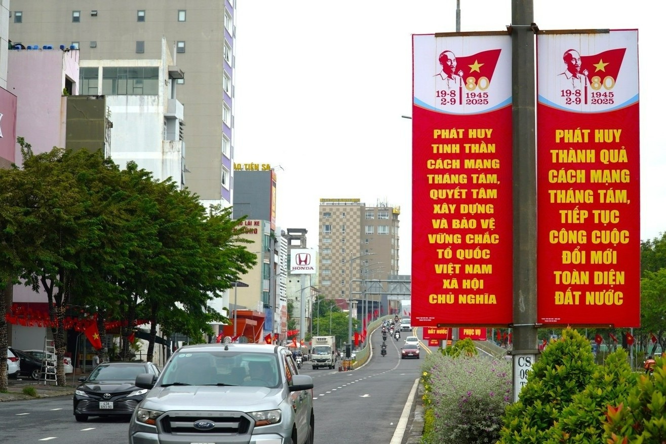 Da Nang chi tra hon 300 ty dong qua Tet Doc lap truoc ngay 2/9 hinh anh